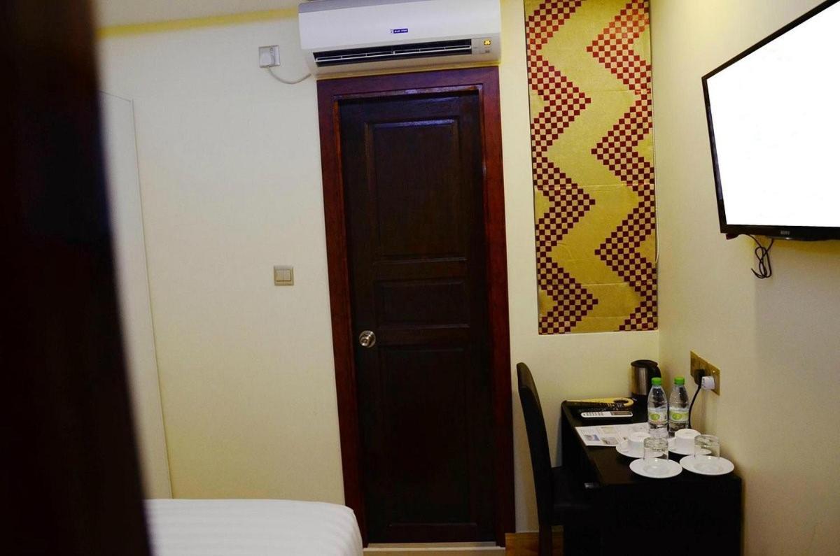 Hotel The Grand View à Malé Extérieur photo