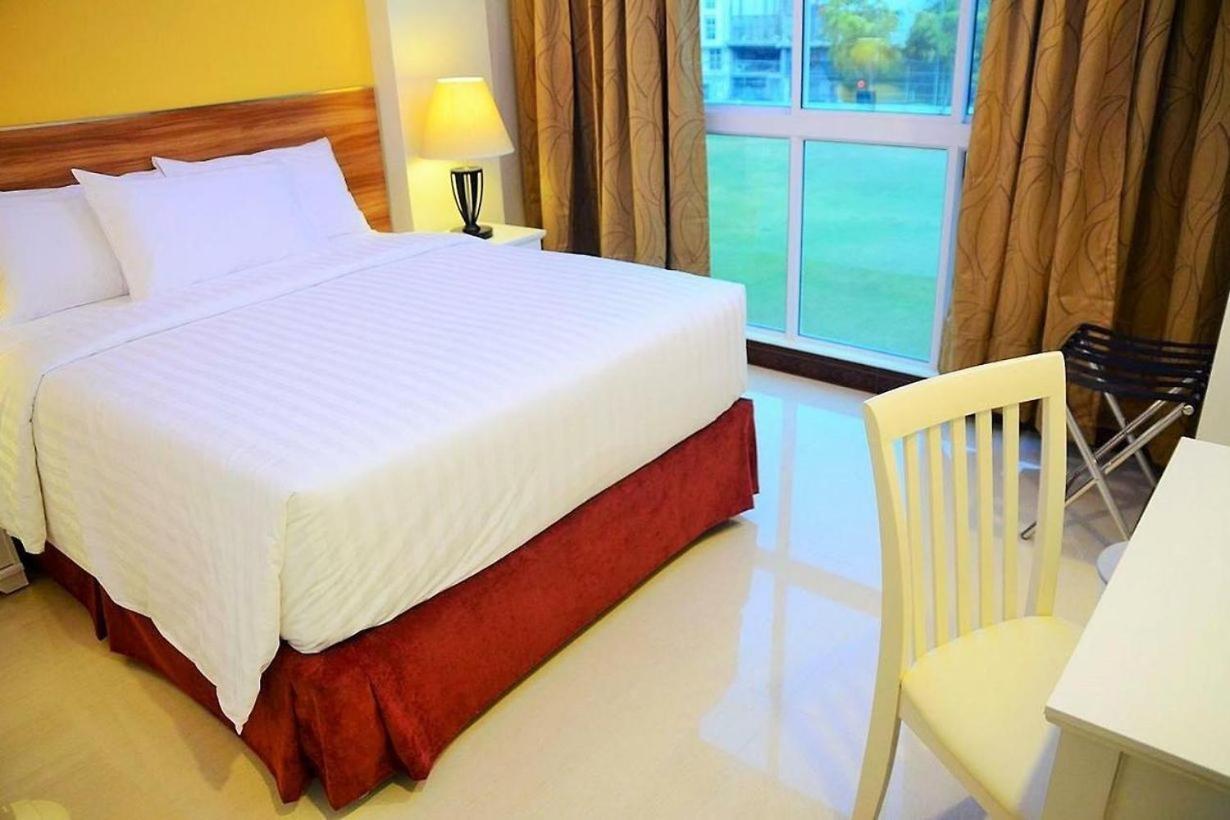 Hotel The Grand View à Malé Extérieur photo