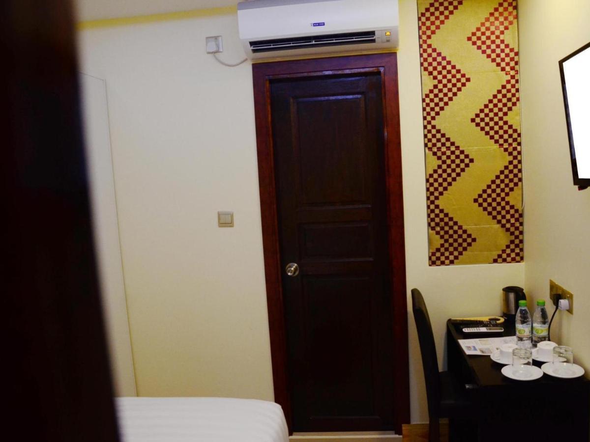 Hotel The Grand View à Malé Extérieur photo